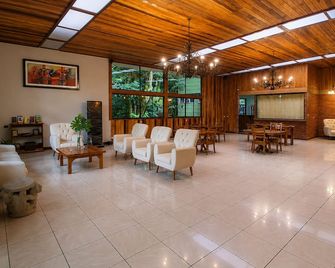 Jaguarundi Lodge - Monteverde - Lobby
