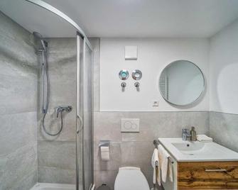 new apartment I cozy I Netflix I WLAN I near airport - درسدين - حمام