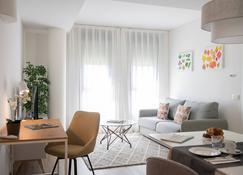 Apartamentos Aura Park Fira Bcn - L'Hospitalet de Llobregat - Living room