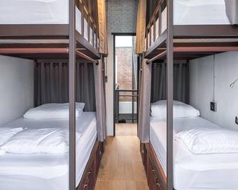 Yindee Travellers Lodge - Nan - Bedroom