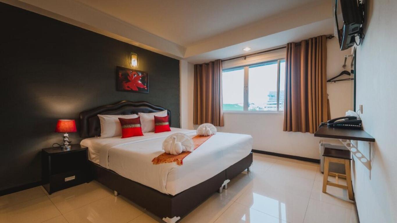 TH Beach Hotel