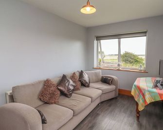 Budle Bay Cottage - Bamburgh - Living room