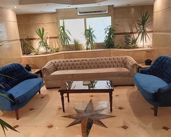 Aura Inn Hotel Cairo - גיזה - טרקלין