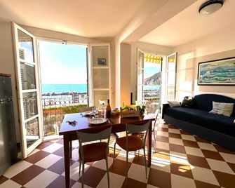 Giada Residence - Moneglia