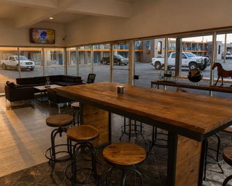 Town Place Studio - Snyder - Bar