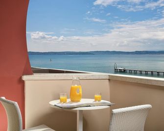 Hotel Continental Wellness & Spa - Sirmione - Balcó