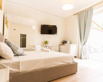 Tuscan Sun Studios - Florence - Bedroom