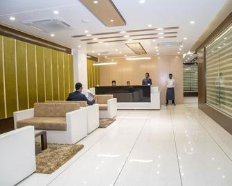 Hotel Orange International - Surat - Front desk