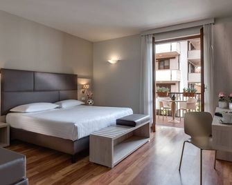 Hotel Boston - מונטקטיני טרמה - חדר שינה