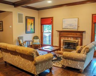 Ashford Inn - Clinton - Pokój dzienny