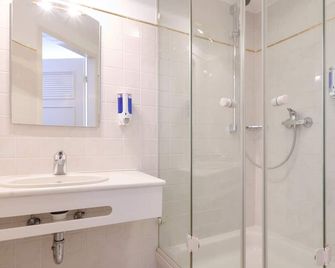 Tafernwirtschaft Hotel Schönbrunn - Landshut - Bathroom