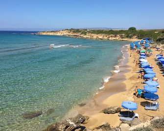 Hotel Kourkoumelata - Metaxata - Playa