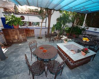 Pensión Aduar - Marbella - Patio