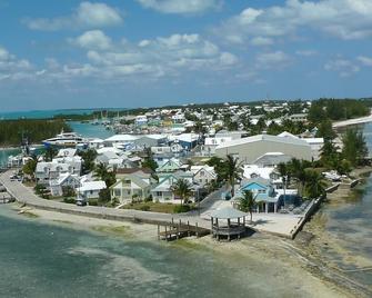 Island Breeze Spanish Wells with free Golf Cart Kayak & Paddle Board oct 2019 - Spanish Wells - Widok na zewnątrz