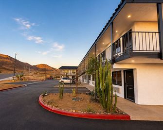 Casa Blanca Hotel - Jurupa Valley Riverside 60 Fwy - Riverside - Bâtiment