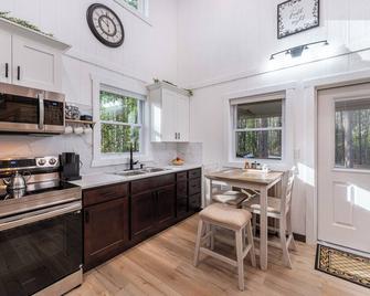 Pine Cone Cottage - Hamptonville - Kitchen