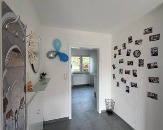 Casa Anita Ferienhaus Nähe Nürburgring, Großer Garten. Familiefreundlich! - Müllenbach - Hallway