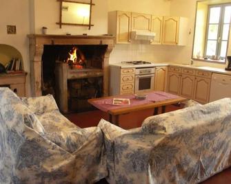Gite Pervenchères, 3 bedrooms, 6 persons - Saint-Jouin-de-Blavou - Sala de estar