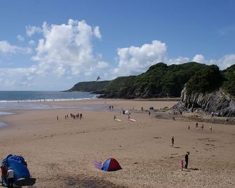 Ty Bae House, Chalet 25, Summercliffe Chalet Park, Caswell Bay, Mumbles, Swansea - Swansea - Plajă