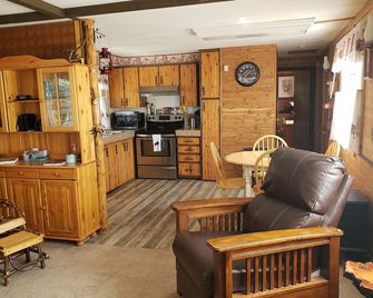 Glacier National Park views from this private nearby Duck lake waterfront home. - Babb - Kitchen