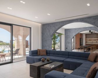 Borosso Villa, an Exclusive Resort, By ThinkVilla - Skaleta - Living room