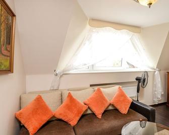 Columba Livia Guesthouse - Palanga - Sala de estar