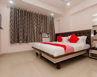 OYO 13511 Hotel Gems - Navi Mumbai - Bedroom