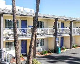 Motel 6 San Diego Airport Harbor - San Diego - Building
