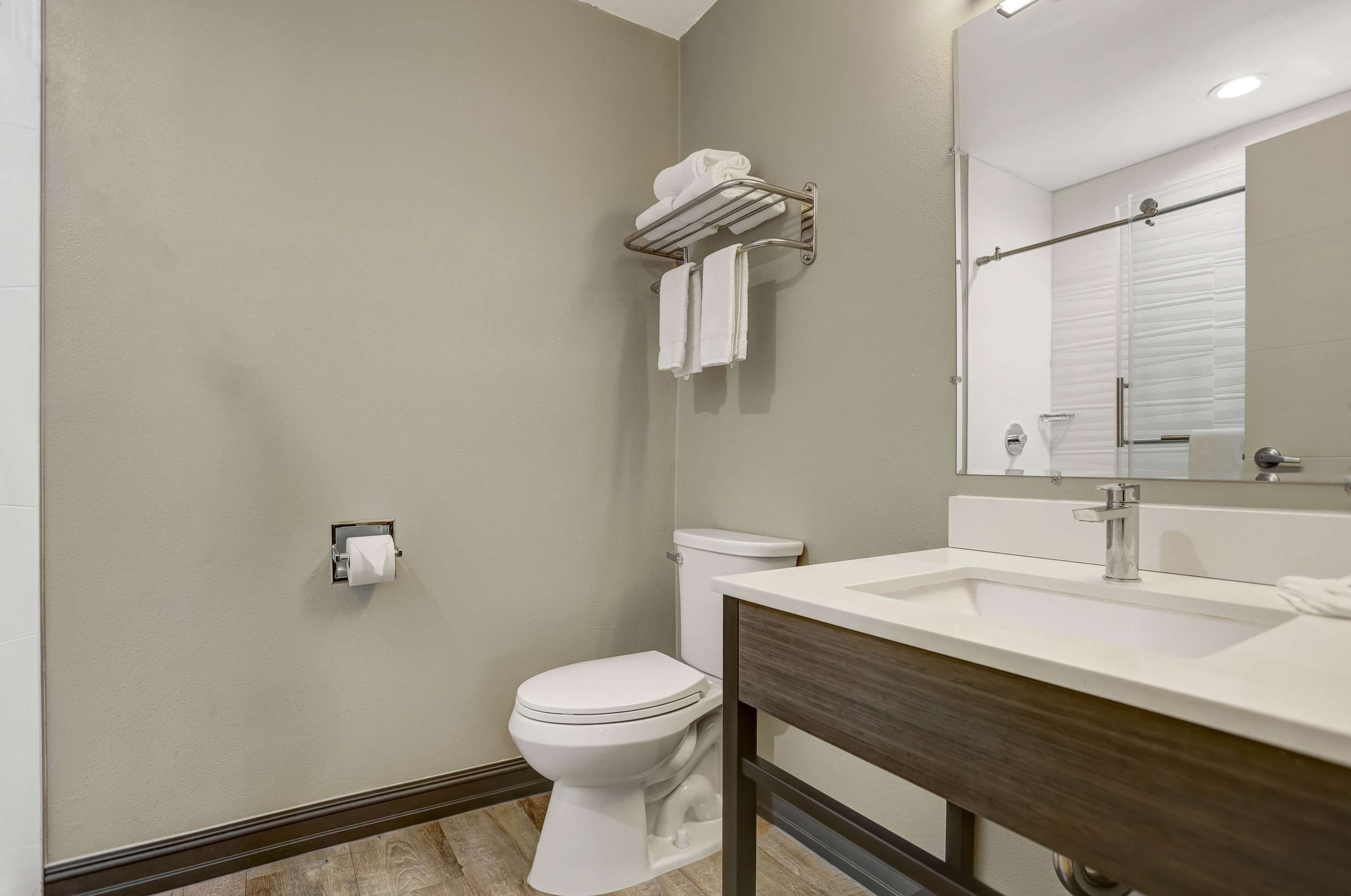 Motel 6 San Diego Airport Harbor thumbnail 3