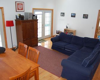 Secluded 50 acre paradise: Great for families and pets - Silver Lake - Sala de estar
