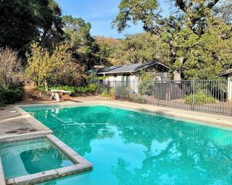Poolside Wine Country Retreat - Morgan Hill - Uima-allas