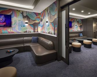Accessible King Studio w/ Kitchen, Laundry & Resort Amenities in Seattle! - Seattle - Lounge