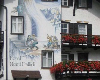 Hotel Monti Pallidi - Moena - Toà nhà