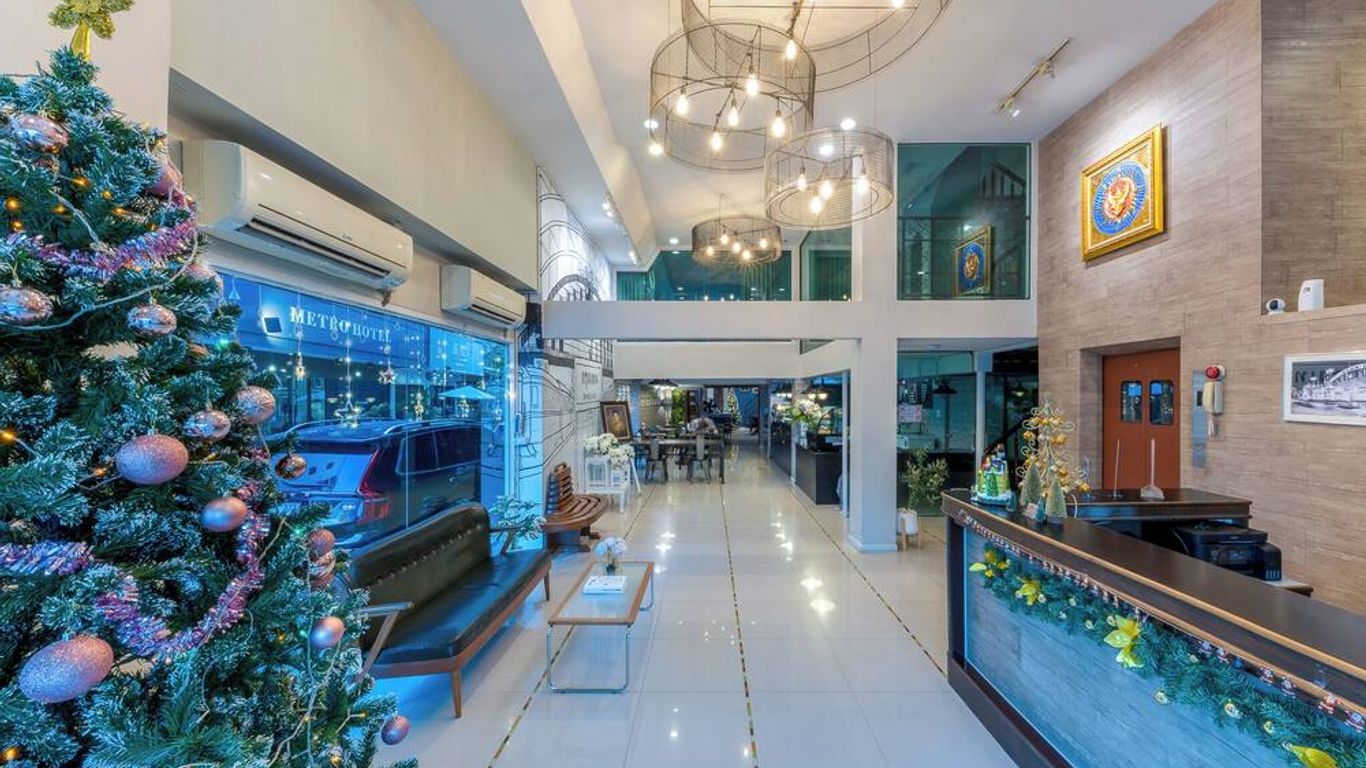 At Hua Lamphong Hotel