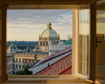 Luma Terra Prague Hostel - Prague - Balcon