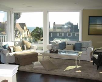 Cape Catalina 'A' - Oceanview Home - Sunset Beach - Living room
