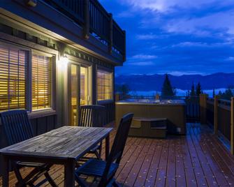 Aspens at Kicking Horse Mountain Resort - Golden - Balcony