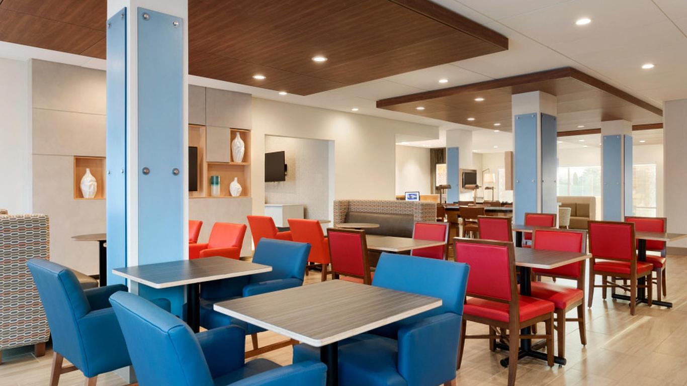 Holiday Inn Express And Suites-Cincinnati Ne - Red Bank Road, An IHG Hotel