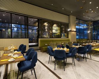 أفياري بينتارو - South Tangerang City - مطعم