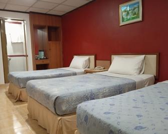 Ts Hotel Taman Rinting - Masai - Bedroom