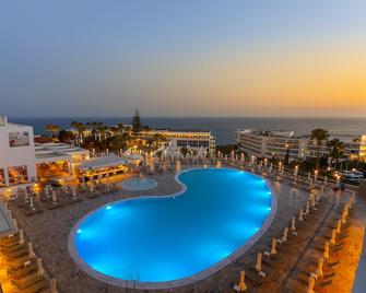 Tofinis Hotel - Ayia Napa - Piscina