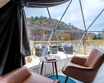 Romantic Geodesic Dome with Hot Tub, Perfect for Stargazing in Pipestem, West Virginia - Pipestem - Balcony