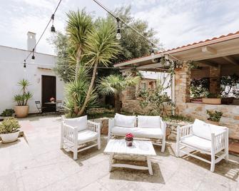 Masseria Torrepietra - מונופולי - פטיו