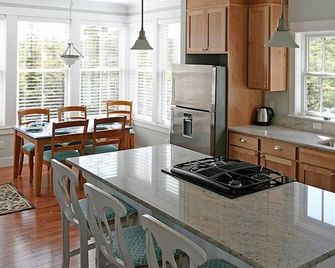 Cedar Cove by Seabrook Hospitality - Pacific Beach - Cocina