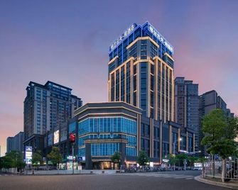 Grand Skylight Reading Hotel (Ganzhou Vientiane City Central Park Store) - Ganzhou - Building