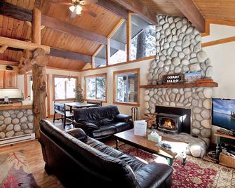 Cedars Palace - Walk to Lake - Remodeled - Tahoe City - Вітальня