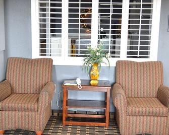 Americas Best Value Inn & Suites St. Cloud - St. Cloud - Lobby