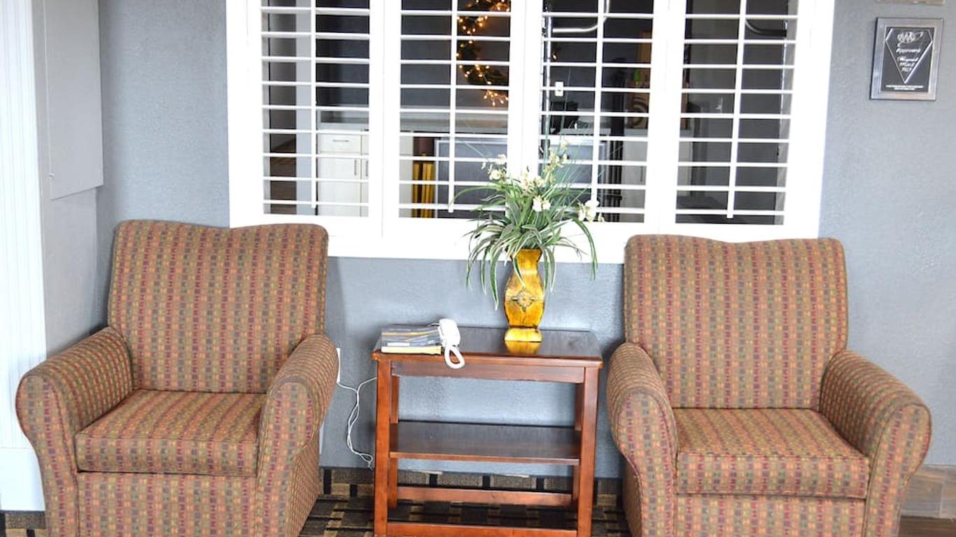 Americas Best Value Inn & Suites St. Cloud