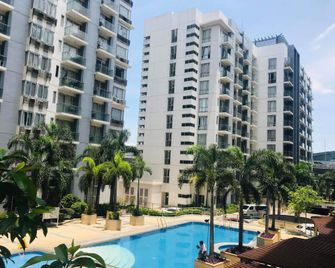 Nearest Place To Stay In Naia Terminal 3 - Manila - Edificio