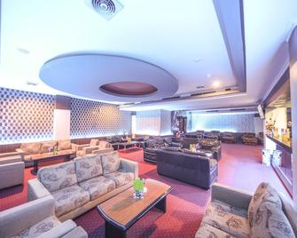 New Hollywood Hotel - Pekanbaru - Lounge